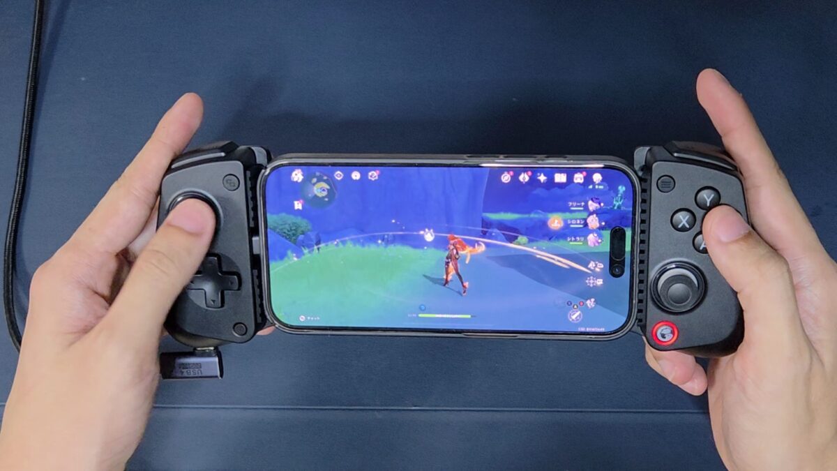 GameSir X5 Liteにスマホを装着して原神を遊んだ過去レビューの実機写真