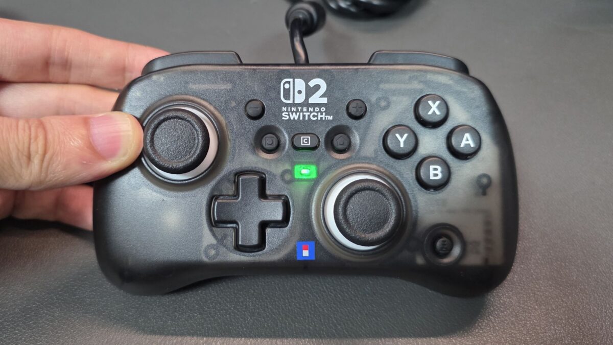 【ホリパッド TURBO ミニレビュー】Switch 2対応・純正比半分サイズの任天堂ライセンス有線コントローラー